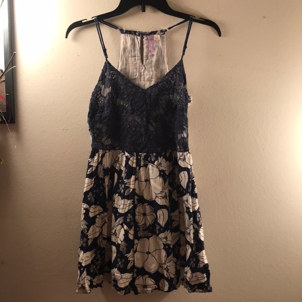 Francesca’s Navy Blue & White Spring/Summer Dress